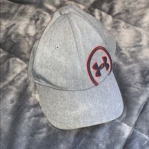 Under Armour Fitted hat Size youth Sm/M